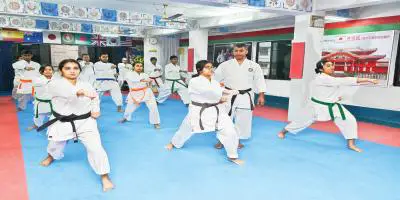 নারীর আত্মরক্ষায় কারাতে